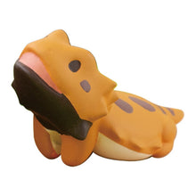 Cargar imagen en el visor de la galería, 新箱識 🌟 1月新貨🌟 行版 HUGCOT 爬蟲類 數據線裝飾 第4彈 VOL.4 充電線 保護 夾線公仔 鬃獅蜥