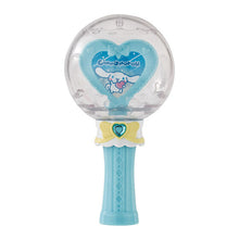 Cargar imagen en el visor de la galería, 新箱識 🌟 7月新貨🌟  現貨 行版 BANDAI  扭蛋 SANRIO 角色魔杖 (REPEAT) 一套5款 布丁狗 布甸狗 水怪 玉桂狗 MY melody HELLO KITTY
