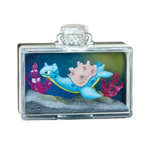 Load image into Gallery viewer, 新箱識🌟10月新貨🌟 現貨 行版 盒蛋 Rement Re-Ment POKEMON AQUA BOTTLE collection 2 / 精靈寶可夢水底世界天氣瓶2 波光粼粼的海邊記憶 背背龍
