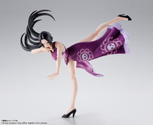 画像をギャラリービューアに読み込む, 【新箱識】【7月新貨】【現貨】BANDAI SHF S.H.Figuarts Boa Hancock -Marineford-（波雅·漢考克 -頂上決戰-） 海賊王 女帝
